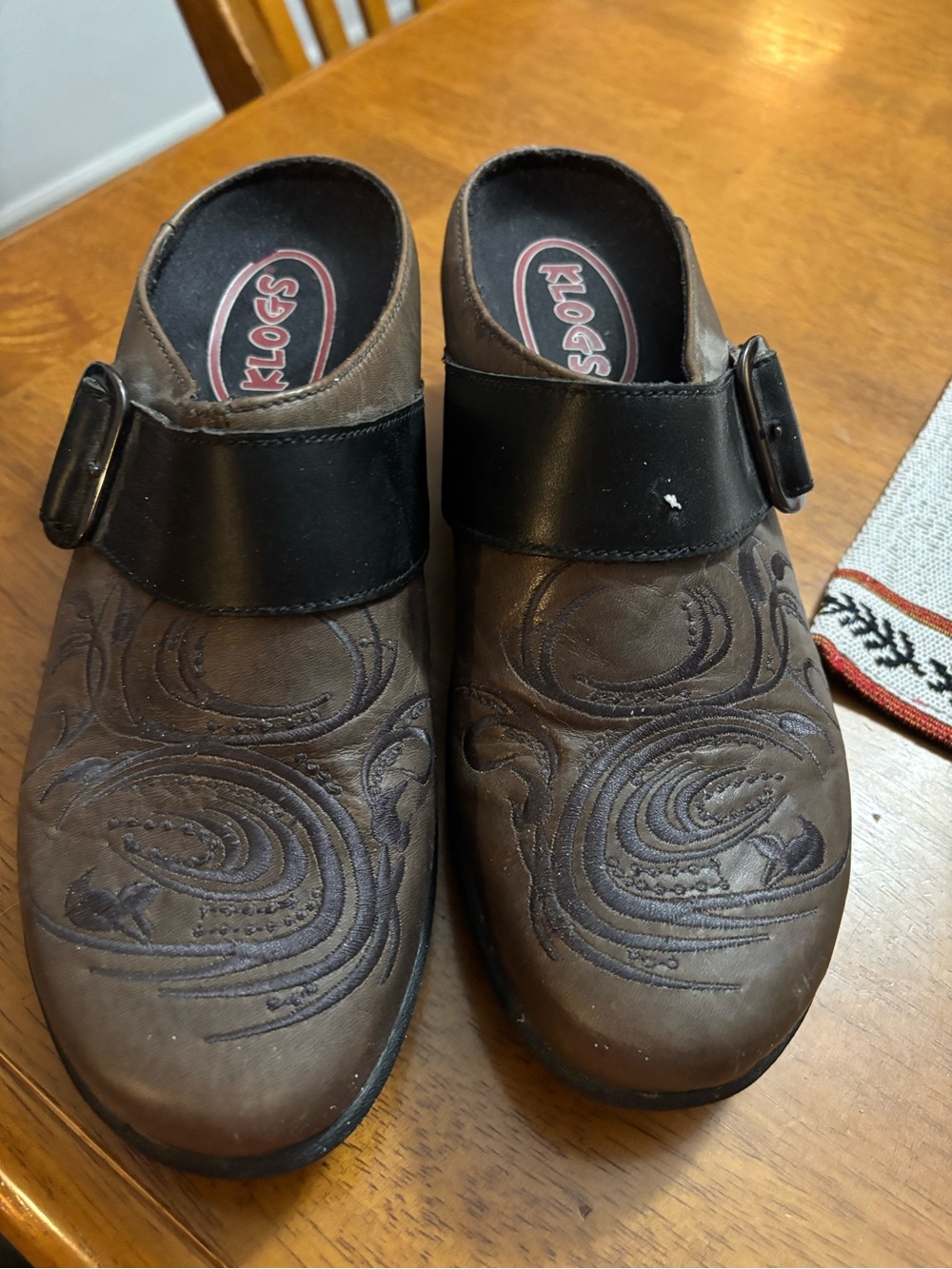Klogs Women’s Brown Slip-On Clogs with Black Strap